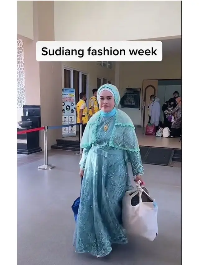 Jemaah Haji Tampil Glamor Bak Peragaan Busana, Ini 7 Potretnya yang Viral