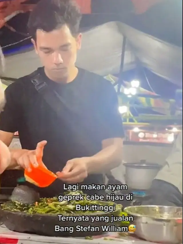 Viral Penjual Ayam Geprek Ini Mirip Stefan William, Bikin Salah Fokus