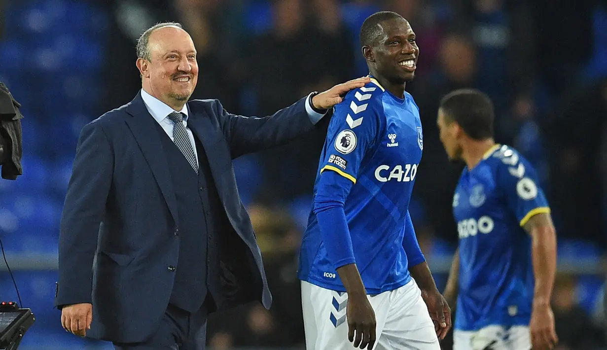 Abdoulaye Doucoure. Pemain asal Prancis yang kini memasuki musim keduanya bersama Everton ini dilahirkan pada 1 Januari 1993. Di bawah arahan Rafael Benitz, musim ini ia telah tampil memperkuat The Toffees dalam 14 laga di semua ajang dengan torehan 2 gol dan 4 assist. (AFP/Oli Scarff)