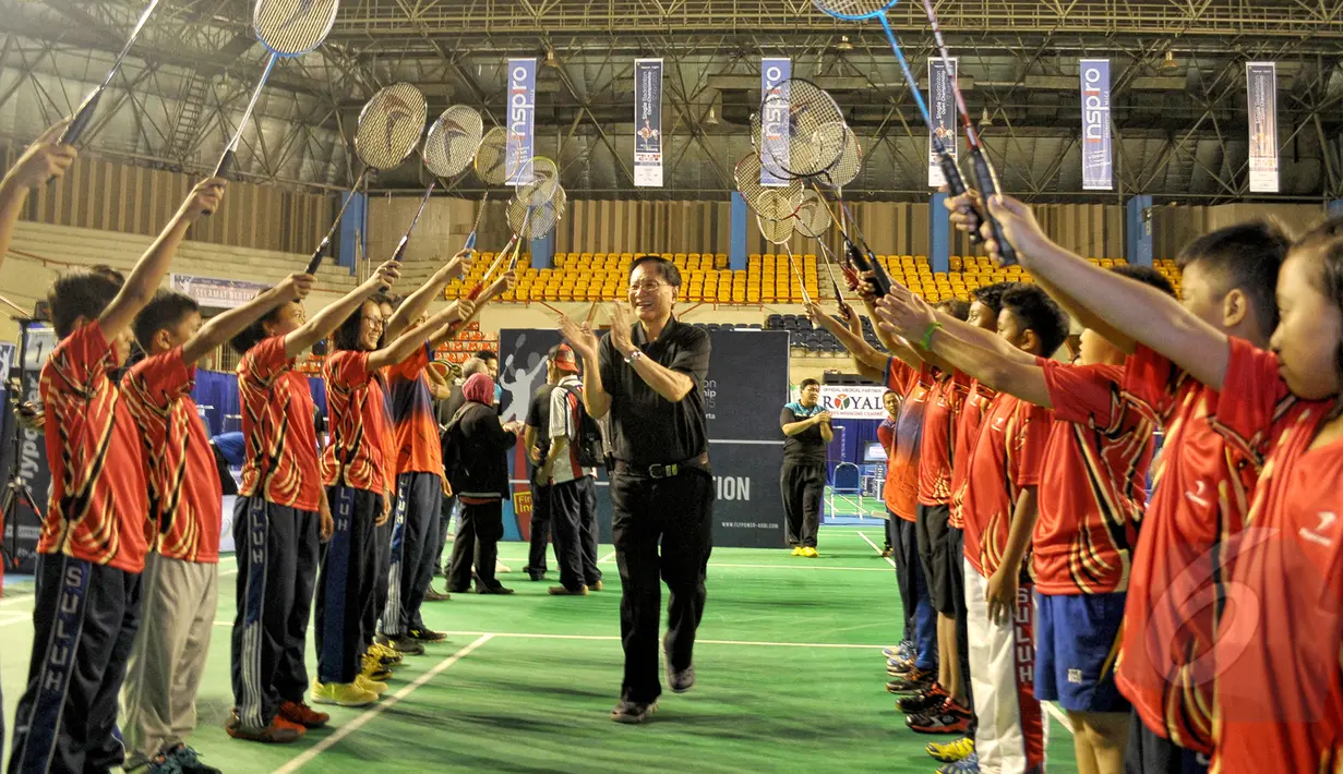 Tan Joe Hok saat menghadiri acara Single Badminton Open Championship 2015, Tenis Indoor Senayan, Jakarta, Jumat (10/9/2015). Saat acara tersebut Tan Joe Hok dianugerahi Lifetime Achievement. (Liputan6.com/Yoppy Renato)