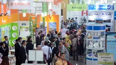 Pengunjung memadati pameran Indo Livestock Expo & Forum 2019 di Surabaya, Jawa Timur, Rabu (3/7/2019). Pameran yang berlangsung tanggal 3 - 5 Juli 2019 menampilkan Industri peternakan hewan, pakan ternak dan perikanan yang diikuti 250 peserta dari 25 negara. (Liputan6.com/HO/Iwan)