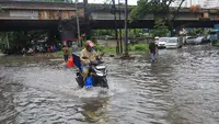 Banjir Jakarta Hari Ini: Rendam 125 RT dan 14 Jalan, 387 Orang Mengungsi