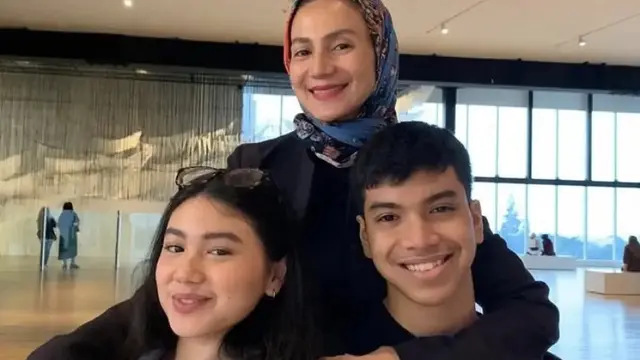 6 Potret Shalima dan Alfath Hakim Anak Wanda Hamidah yang Ikut Demo,