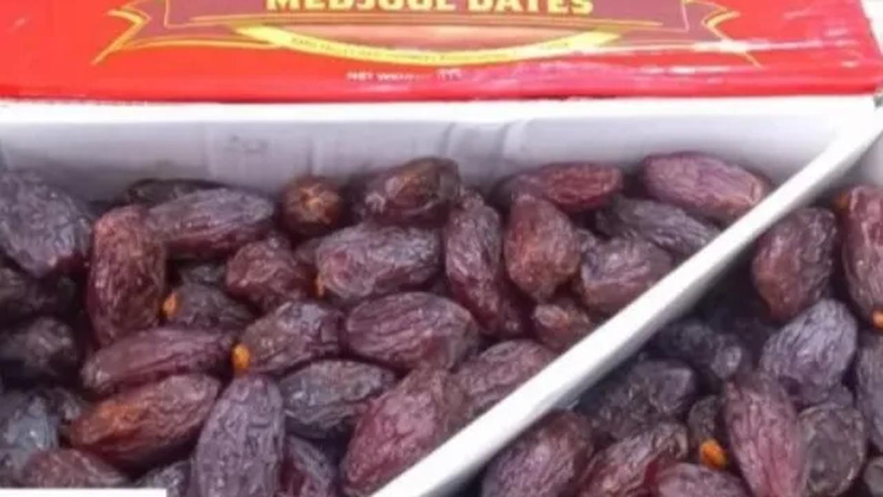 Tak heran, kurma jenis ini selalu menjadi primadona, terutama saat bulan puasa. Perbedaan wilayah penanaman kurma dapat membuat kurma memiliki tekstur dan kelegitan berbeda.