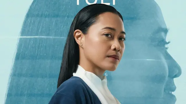 Putri Ayudya sebagai Yuli dalam film Bertaut Rindu: Semua Impiam Berhak Dirayakan. (Foto: Dok. Sinemart)