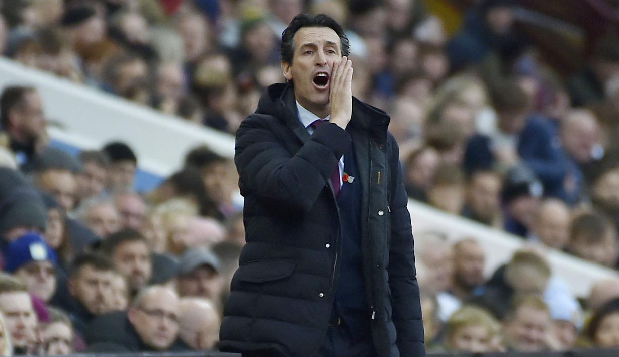 Aston Villa mengambil inisiatif serangan begitu laga dimulai. MU kesulitan menguasai bola. Garis tekanan tinggi yang diterapkan Villa efektif. (AP/Rui Vieira)