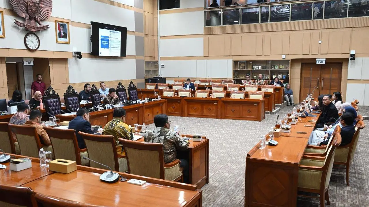 DPR meminta Badan Pengawas (Bawas) Mahkamah Agung (MA) dan Komisi Yudisial untuk mengusut tuntas kejanggalan prosedural dalam kasus Alex Denni. (Istimewa)