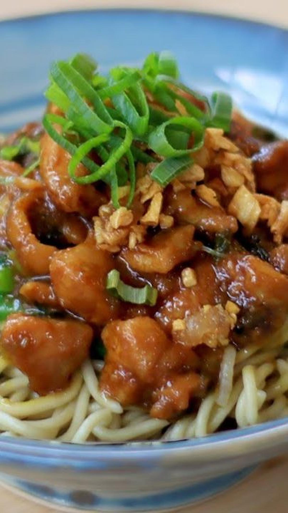 1. Resep Mie Ayam Abang-abang ala Devina Hermawan