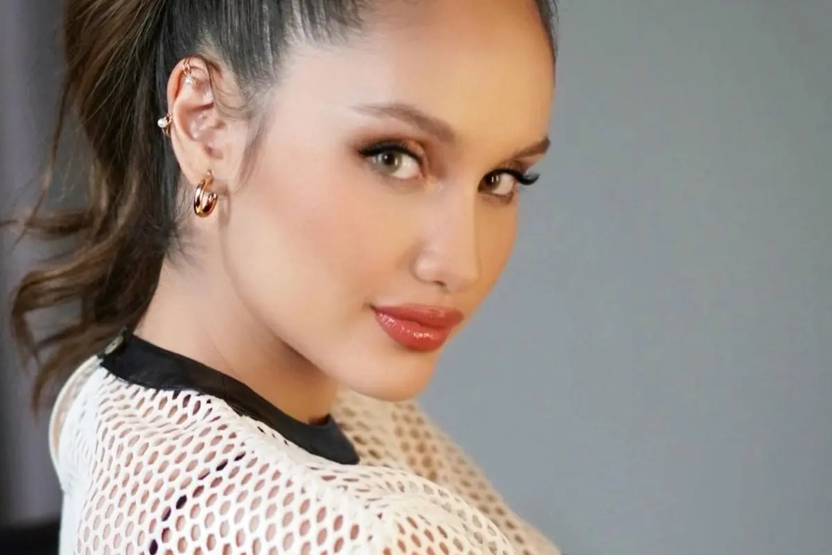 Cinta Laura