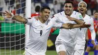 Luis Suarez. Striker Uruguay berusia 35 tahun ini akan memainkan Piala Dunia keempatnya di Qatar nanti. Dari 3 edisi, 2010 hingga 2018 ia total bermain dalam 13 laga dengan torehan 7 gol dan 4 assist. Prestasi terbaiknya pada 2010 membawa Uruguay finis di posisi ke-4. (AP/Pool/Alberto Valdes)