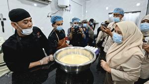 Kunjungan ke dapur katering penyedia konsumsi jemaah haji Indonesia, 11 Mei 2026. (Foto: Liputan6.com/Asnida Riani-Media Center Haji 2026)