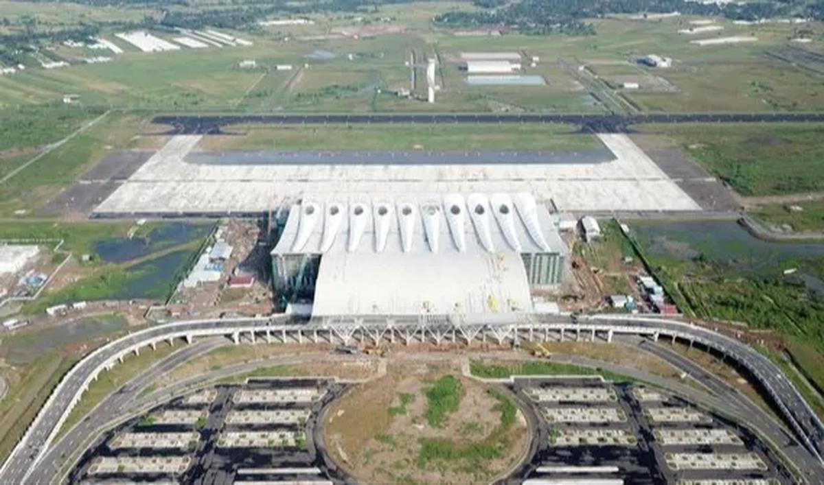 Presiden juga meyakini didukung Tol Cisumdawu, BIJB Kertajati akan menjadi Bandara masa depan. Terlebih banyak investor dari negara luar yang tertarik untuk masuk berinvestasi dalam pengelolaan BIJB Kertajati.