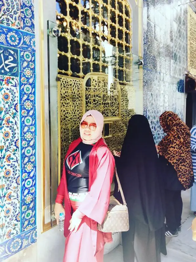 Gugat Cerai Suami Usai 3 Bulan Menikah, Ini 6 Potret Rohimah Alli Selama di Turki