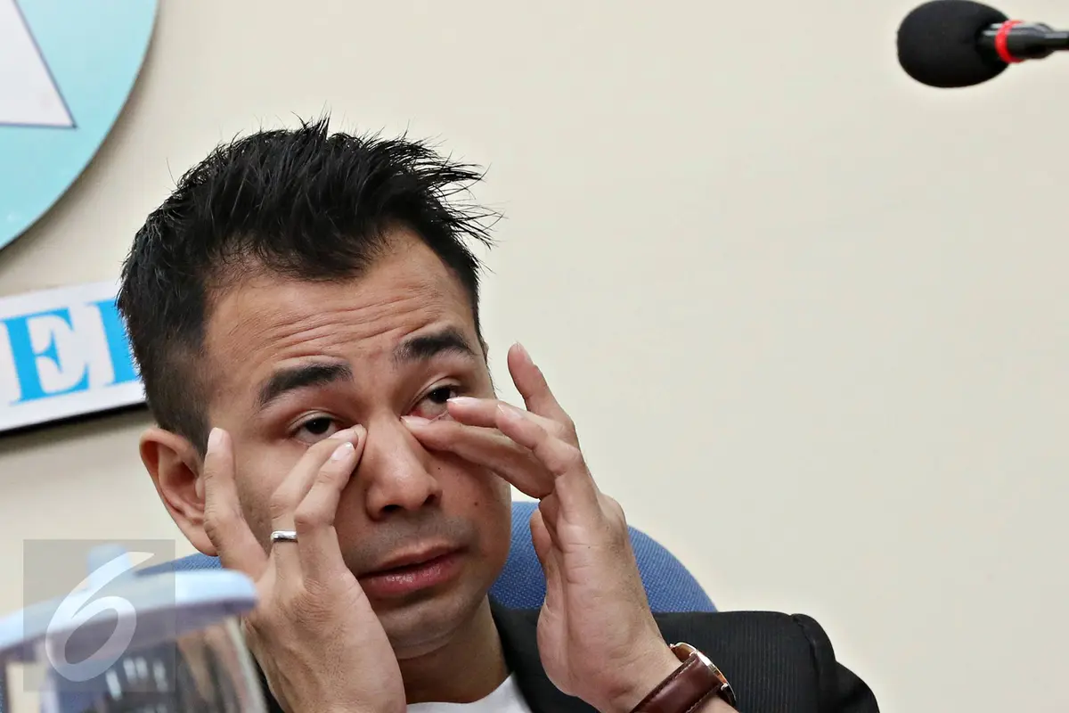 20151118-Raffi Ahmad Datangi Dewan Pers-Jakarta