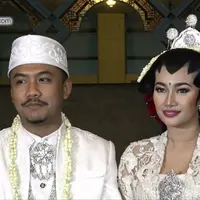 Arie Pujianto dan Ratu Felisha resmi menjadi pasangan suami istri pada 30 April 2016. Meskipun Ratu pernah memiliki masa lalu yang berat, Arie tidak mempermasalahkan akan hal itu.
