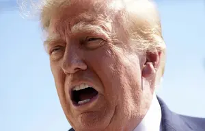 Trump: Pesawat Pengebom AS Dipindahkan dari Inggris karena Ancaman Terkait Iran