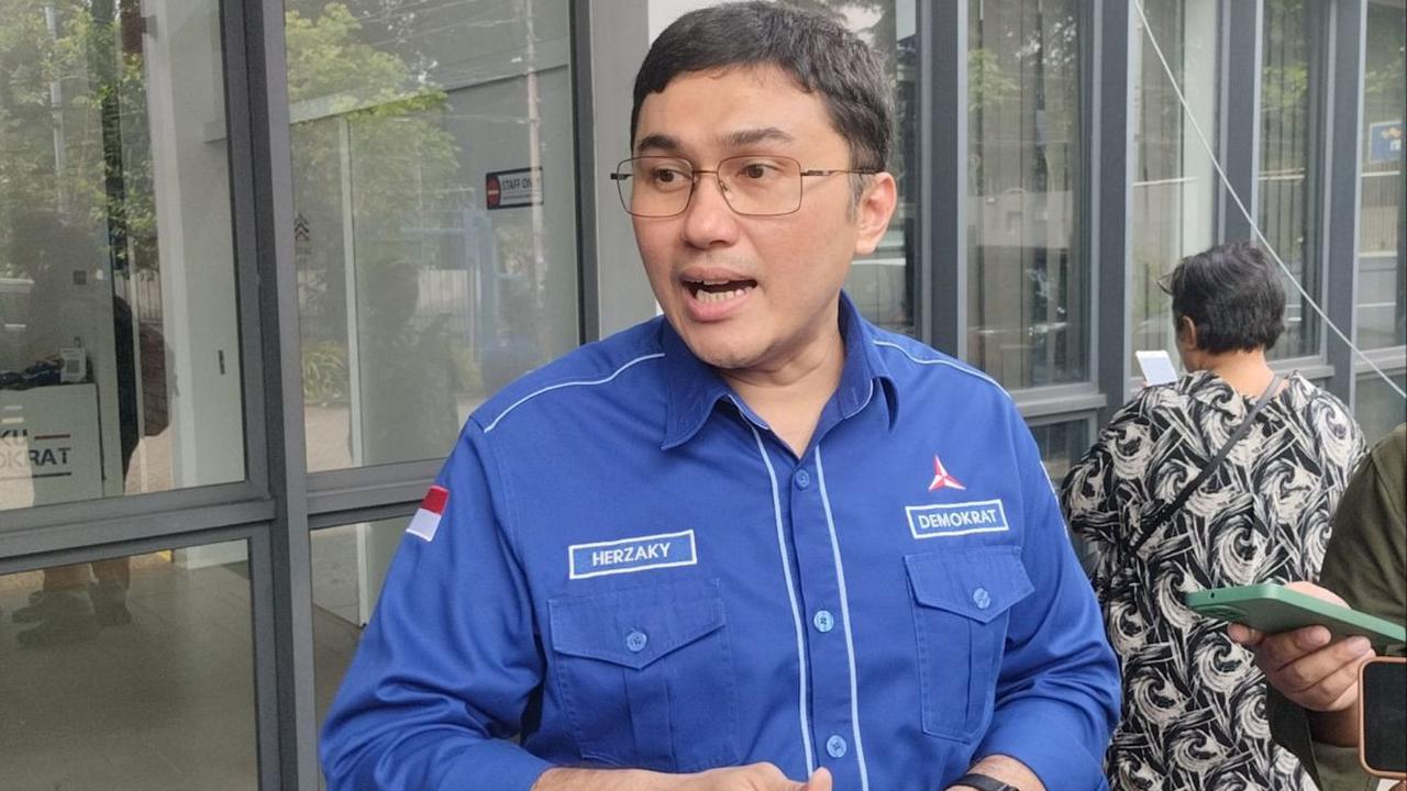 Menurut Herzaky, penambahan kementerian membuat isu-isu, program-program spesifik akan semakin diurus oleh kementerian atau badan-badan tertentu secara khusus.<br>