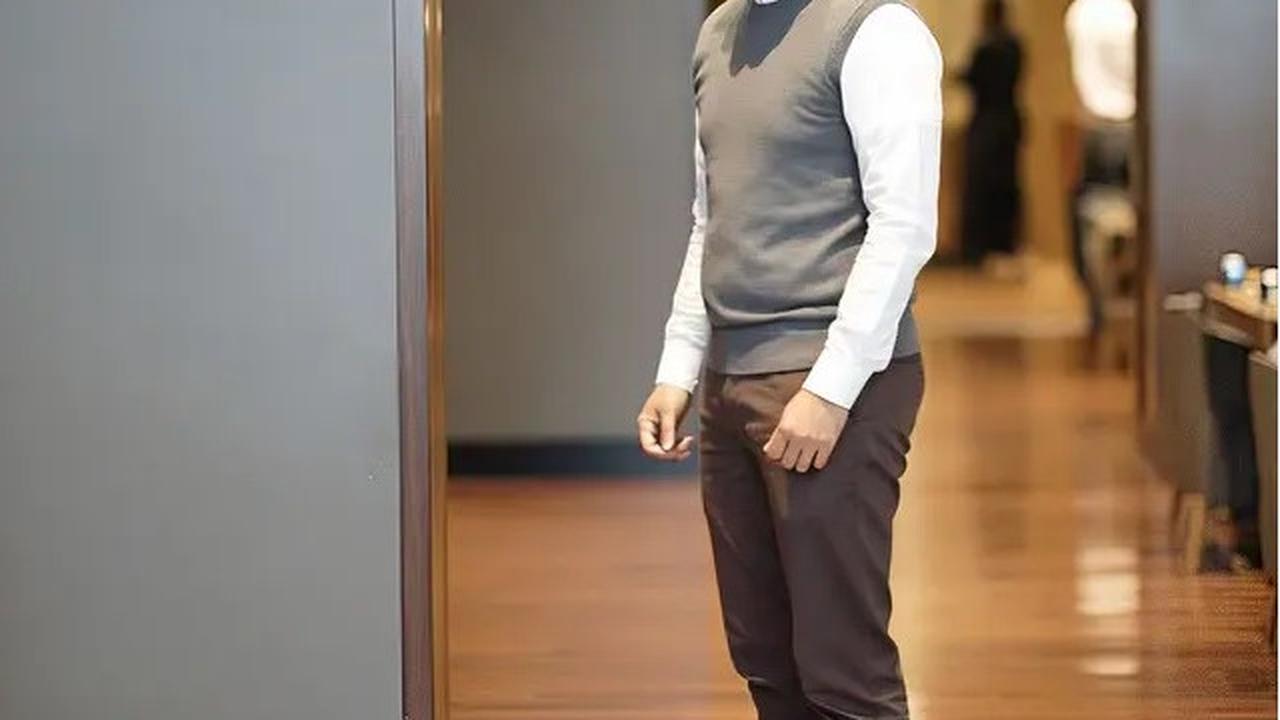Referensi Outfit Kemeja Putih
