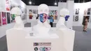 Sejumlah masker unik dipamerkan di Summarecon Mall Serpong, Tangerang, Minggu (1/11/2020). Pameran Face mask competition International IDC 2020 diselenggarakan untuk meningkatkan awareness masyarakat tentang pentingnya menggunakan masker di masa pandemi. (Liputan6.com/Angga Yuniar)