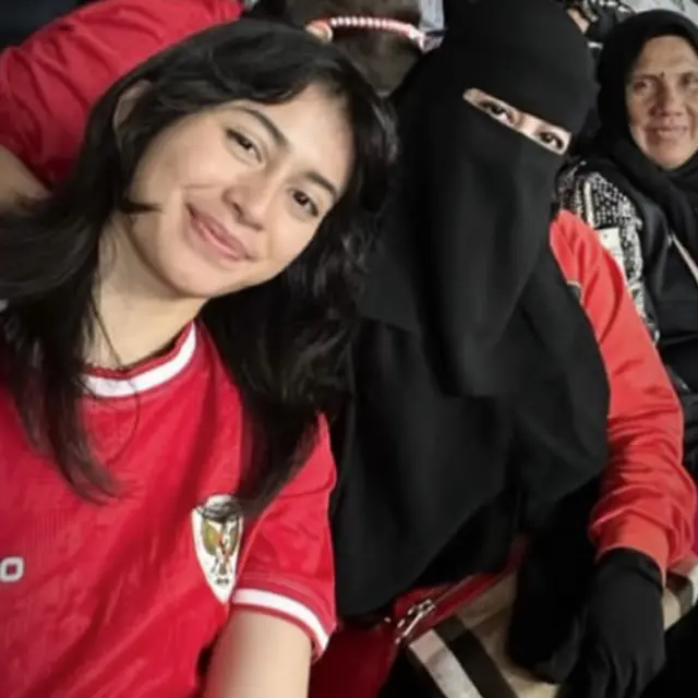 6 Potret Kedekatan Umi Pipik dan Sintya Marisca, Sering Saling Berkirim Pesan