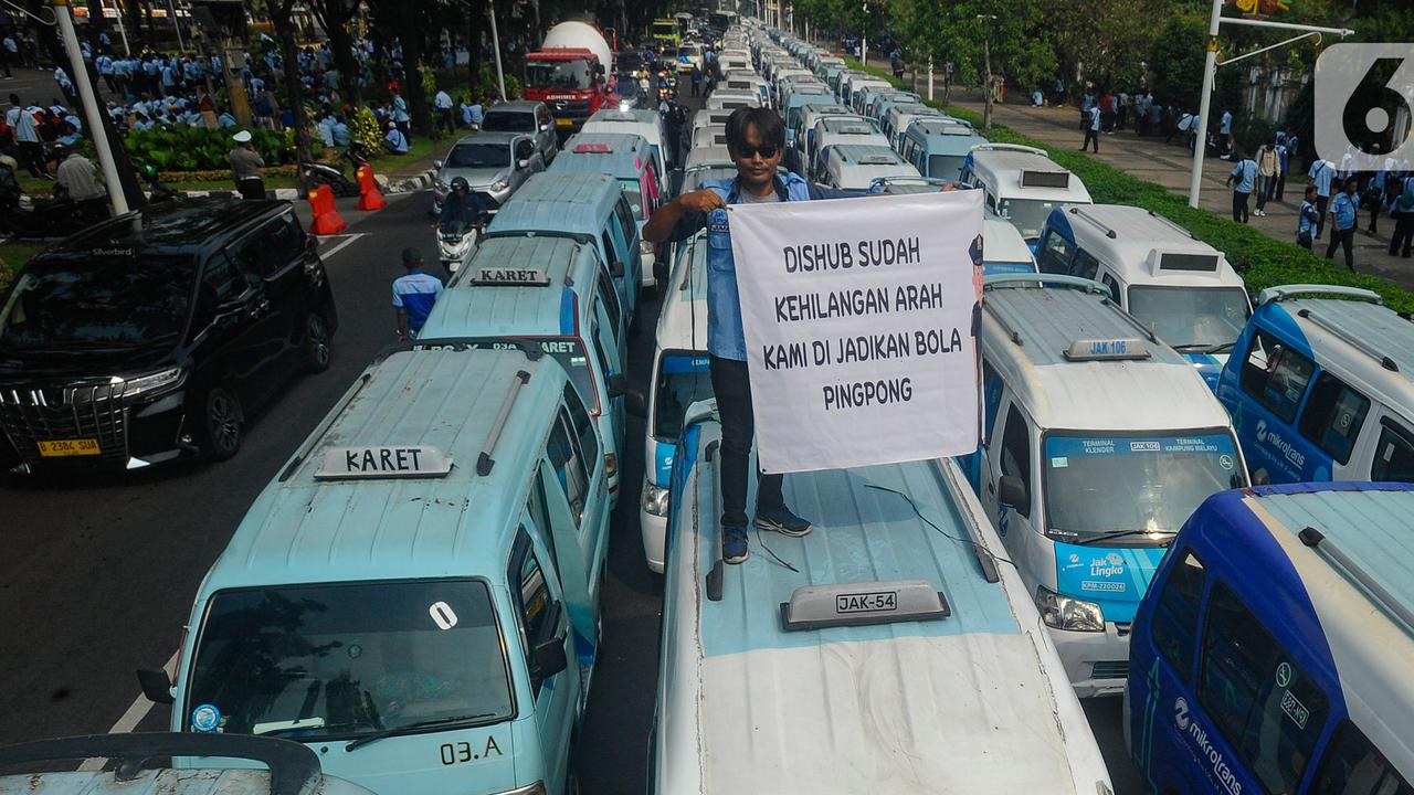 Solusi dari Heru Budi untuk Sopir JakLingko yang Gelar Demo di Balai Kota
