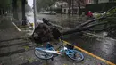 Media pemerintah setempat melaporkan, sejumlah penerbangan dibatalkan dan jalan raya ditutup ketika Topan Bebinca menghantam kota Shanghai disertai angin kencang dan hujan lebat. (Hector RETAMAL/AFP)