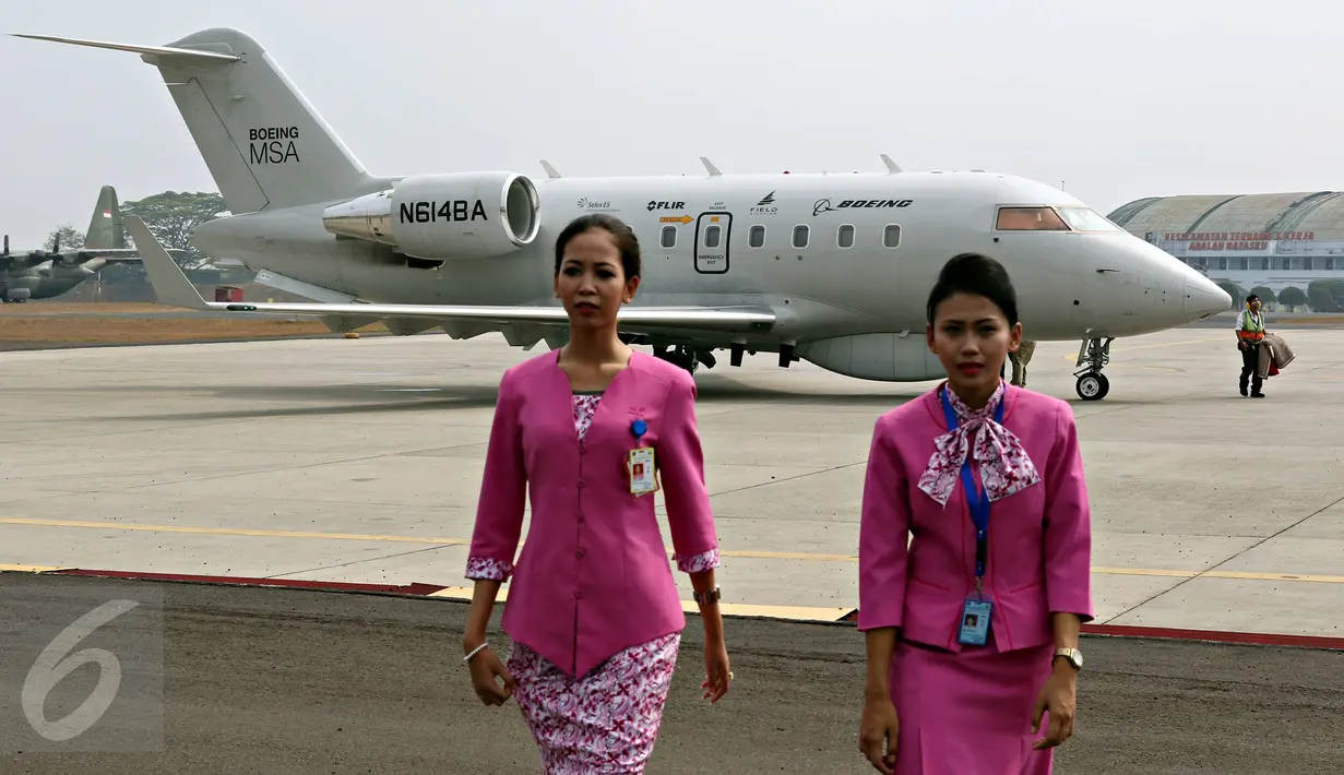 Pesawat Boeing MSA N614BA bersiap sebelum uji terbang di Lanud Halim Perdanakusuma, Jakarta, Rabu (4/11). Uji terbang dengan pesawat Boeing MSA N614BA tersebut dilakukan untuk mengawasi perairan Indonesia. (Liputan6.com/Immanuel Antonius)