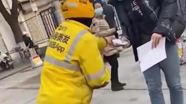 Viral Driver Pengantar Makanan Siram Minuman ke Pria, Ternyata Permintaan Mantan Pacar