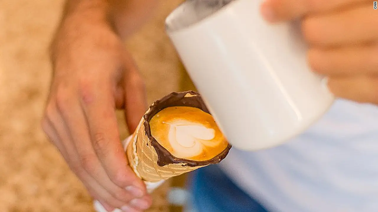 Bukan di Cangkir, Kopi Ini Berwadahkan Cone