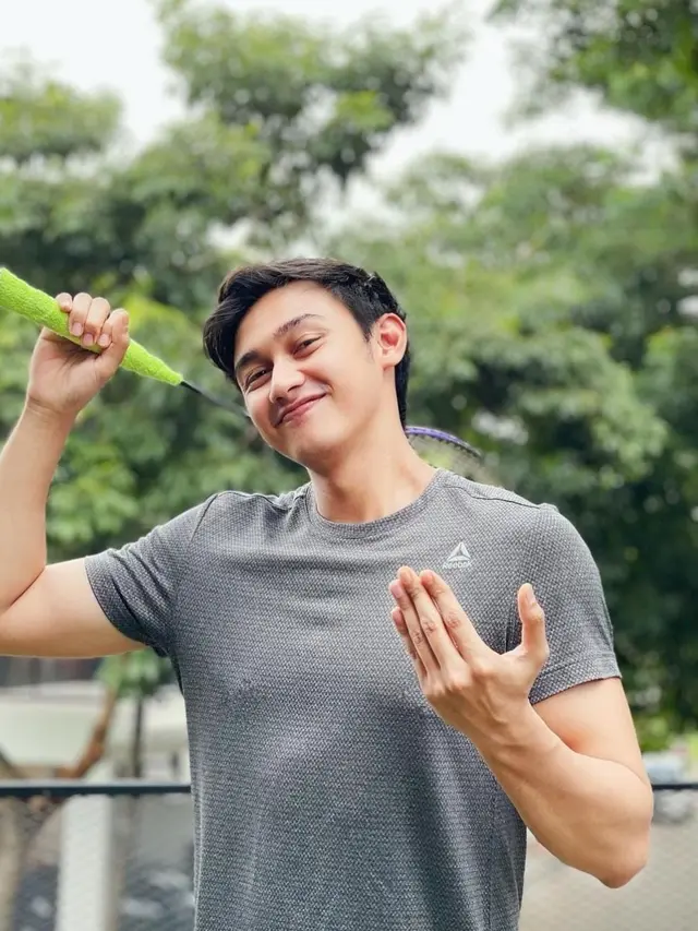 Caesar Hito punya wajah yang tampan