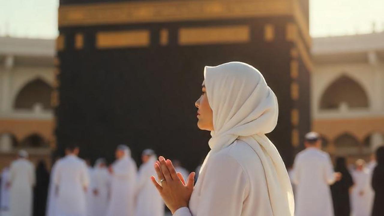 Biar Wajah Tetap Glowing Selama Haji & Umroh, Ini 10 Tips Skincare Anti Kering di Cuaca Ekstrem