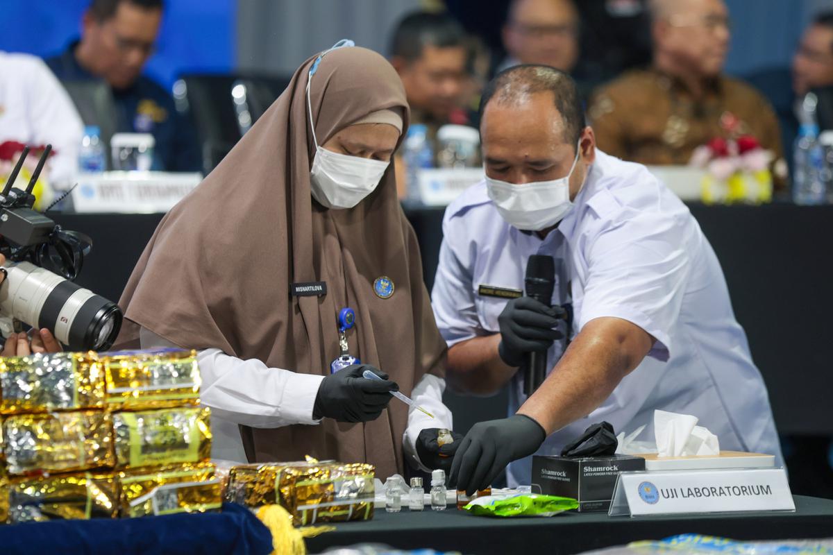 BNN Musnahkan Barang Bukti Narkotika 2 Ton Sabu Cair