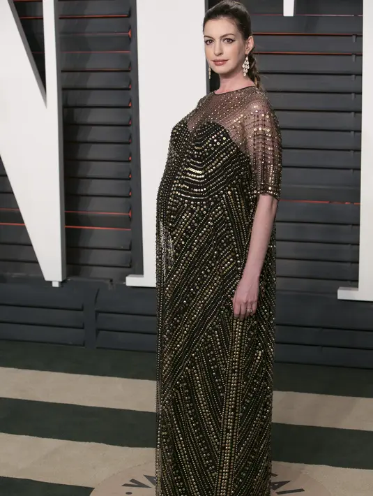 Setelah melahirkan dan menikmati sebagai ibu, Anne Hathaway akan segera kembali bermain dalam film 'Princess Diaries 3'. (Bintang.com/AFP)