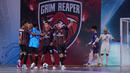 Para pemain Grim Reaper merayakan gol ke gawang Lynx Hunters dalam laga Futsal X Series 2 di GOR UNJ, Rawamangun, Jakarta, Sabtu (17/01/2026). (Bola.com/Bagaskara Lazuardi)