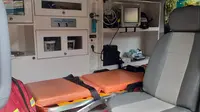 Untuk mobil ambulans yang diperuntukkan membawa atau menangani pasien yang masih bernyawa, serta membutuhkan bantuan hidup, memiliki fasilitas alat-alat medis seperti ventilator, oksigen dan monitor.