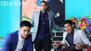 Paduan blazer dan kemeja menjadi andalan trio yang tengah disibukkan membuat album baru yang akan rilis tahun 2016 mendatang. (Fathan Rangkuti/Bintang.com)