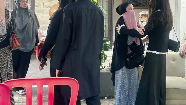 Ayah Tissa Biani Meninggal