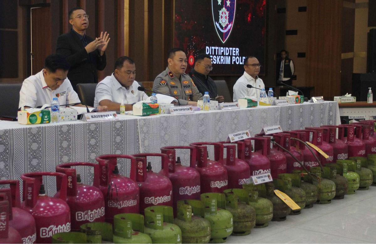 Polisi bongkar kasus pengoplosan gas LPG 3 kg
