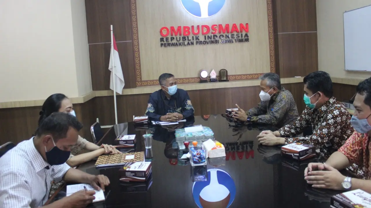 Jajaran PLN Jatim bertemu Kepala Ombudsman Jatim. (Istimewa)