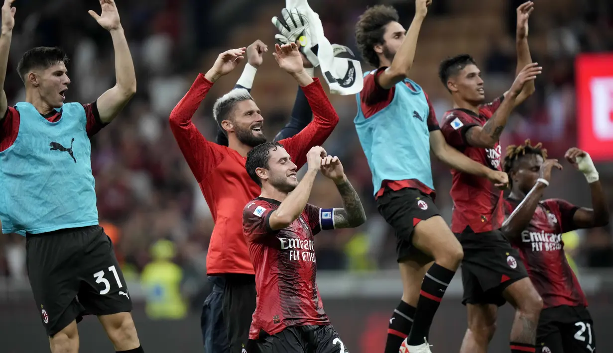 AC Milan menang telak atas Torino dengan skor 4-1. (AP Photo/Luca Bruno)