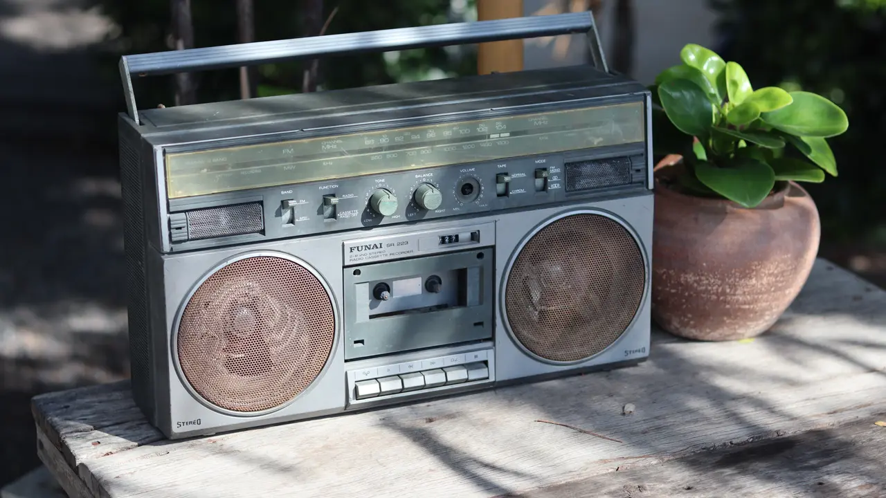 Ilustrasi mimpi, radio