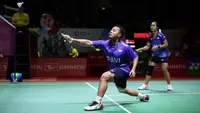 Pebulutangkis ganda campuran Indonesia, Rehan Naufal Kusharjanto/Lisa Ayu Kusumawati bertanding melawan ganda campuran Jepang, Kyohei Yamashita/Naru Shinoya saat laga 32 besar Indonesia Masters 2023 di Istora Senayan, Jakarta, Rabu (25/01/2023). Rehan Naufal Kusharjanto/Lisa Ayu Kusumawati kalah dua game langsung 16-21, 18-21. (Bola.com/Bagaskara Lazuardi)