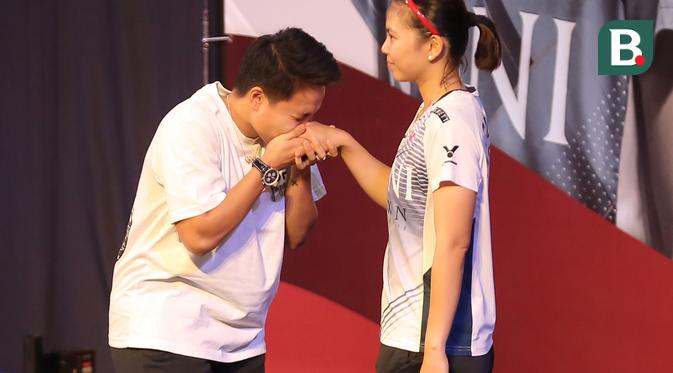 <p>Greysia Polii menuntaskan karier profesionalnya di dunia bulutangkis hari ini, Minggu (12/6/2022) di Istora Senayan, Jakarta. (Bola.com/Abdul Aziz)</p>