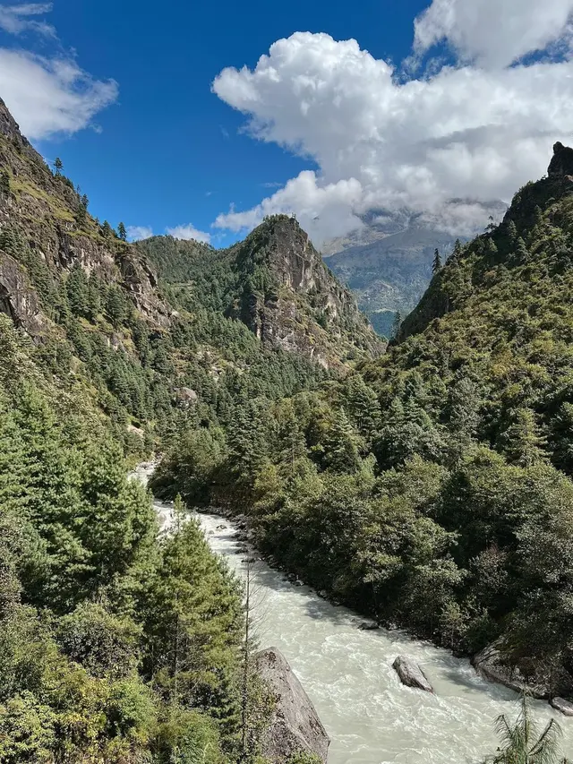 [Fimela] Unggahan Della Dartyan di Pegunungan Himalaya