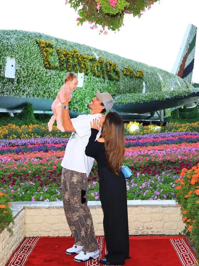 Dali Wassink Suami Jennifer Coppen dengan Putrinya yang kini tinggal kenangan. [@dali.wassink]