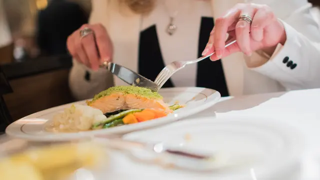 Makan salmon bantu agar langsing (Foto: Istock)
