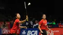 Anggia Shitta Awanda/Mahadewi Istirani Ni Ketut saat melawan Jung Kyung Eun/Shin Seung Chan (Korsel) di 16 besar BCA Indonesia Open 2016, Jakarta, Kamis (2/6/2016). Awanda/Ni Ketut menang 21-19, 19-21, 21-19. (Liputan6.com/Helmi Fithriansyah)