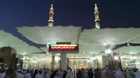 Pelataran Masjid Nabawi, Madinah, Arab Saudi. (Liputan6.com/Anri Syaiful)