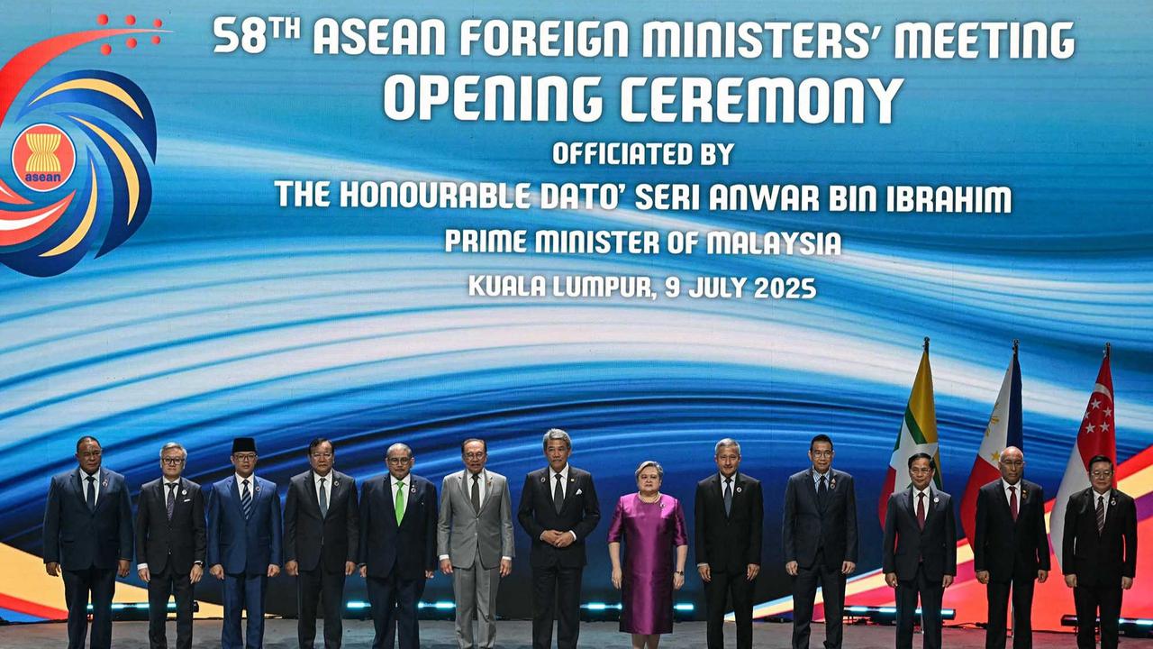 FOTO: Menlu Sugiono Hadiri Pertemuan Menlu ASEAN ke-58: Tegaskan Komitmen untuk ASEAN yang Inklusif dan Tangguh