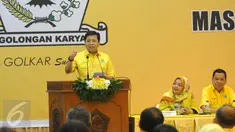 Ketua Umum Terpilih Golkar Periode 2016-2019 Setya Novanto saat memberikan sambutan di DPP Golkar, Jakarta, Senin (30/5). Partai Golkar mengumumkan struktur pengurus DPP Partai Golkar Masa Bakti 2016-2019.(Liputan6.com/Helmi Afandi)